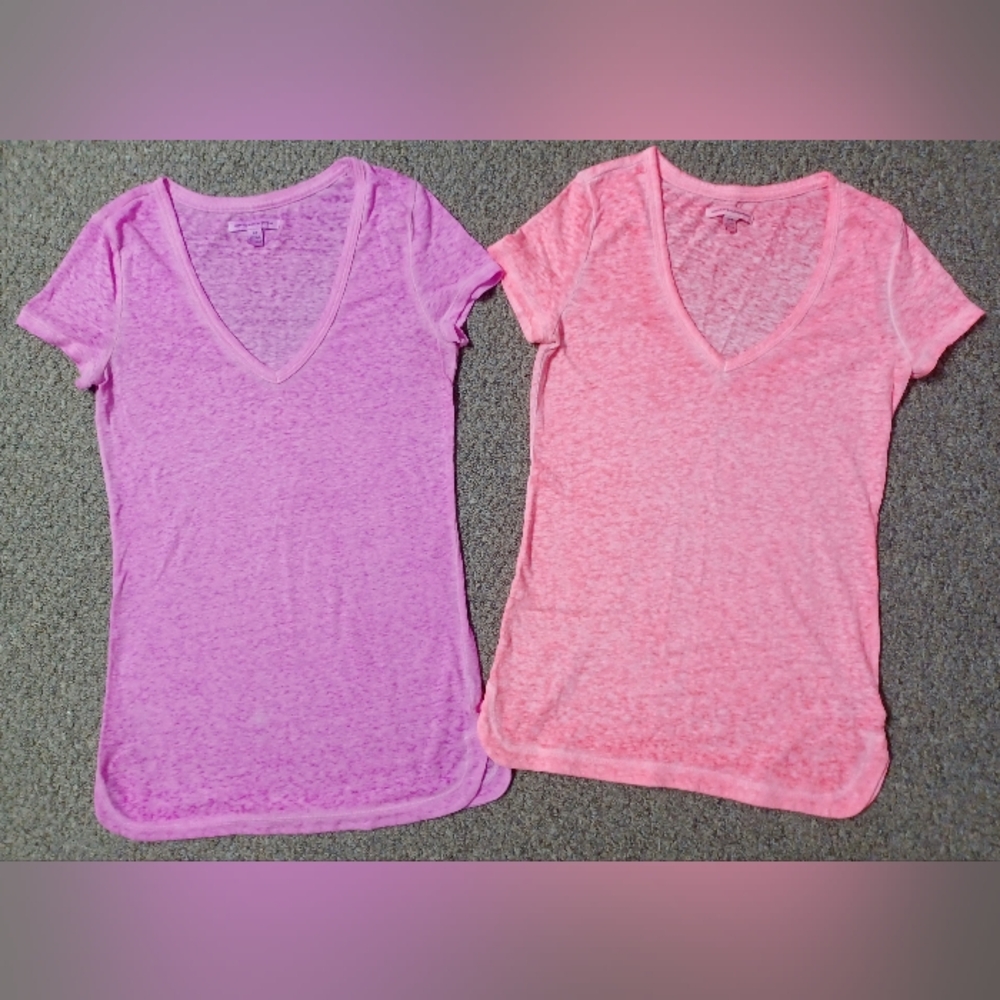 American Eagle Outfitters 2 Tee Shirts Size Small Bright Orange & Pink EUC